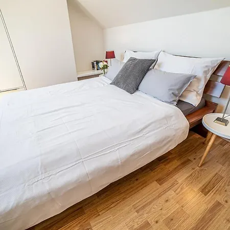 Apartman Holeckova * 체스케부데요비체