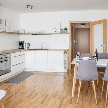 Apartman Holeckova 아파트