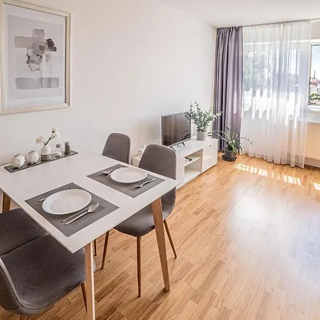 아파트 Apartman Holeckova